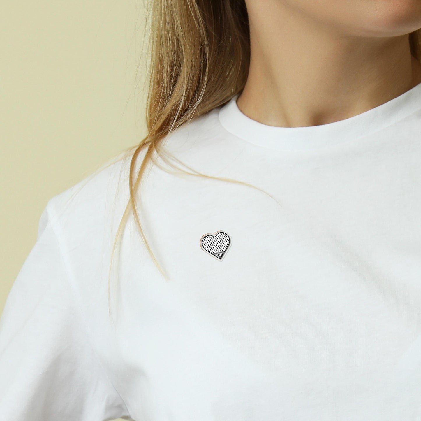 Keffiyeh Heart Acrylic Pin – Palestine Solidarity Jewelry Badge